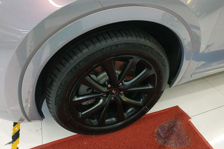 Used Li Auto ONE 2021 Extended-Range 6-Seater Version Exterior 4