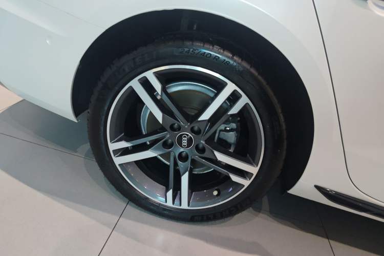 Used Audi A4L 2020 40 TFSI Luxury Dynamic Model Right Rear Wheel Hub