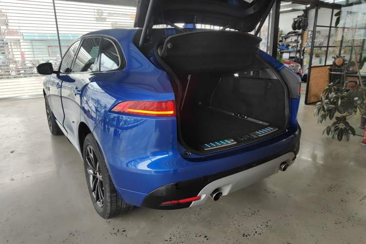 Used Jaguar F-PACE 2016 3.0 SC Four-Wheel Drive S High-Performance Edition Rear Left 45 Deg