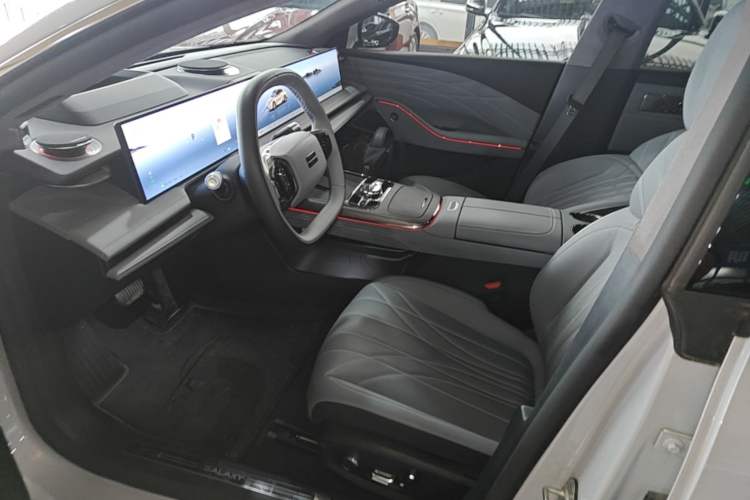 Used Geely Galaxy E8 2025 700 km Long-Range Intelligent Driving Version