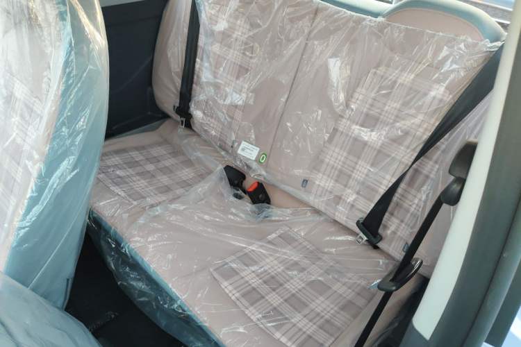 Used Chery QQ Ice Cream 2025 155km Sundae Edition Left Rear Seat