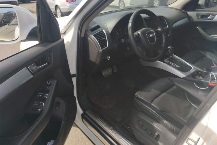 Used Audi Q5 2012 2.0TFSI Technology Model Driver Seat