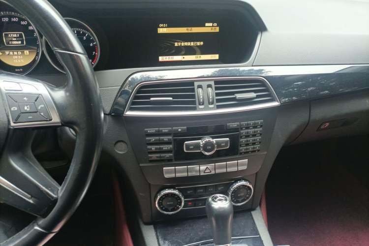 Used Mercedes-Benz C-Class 2010 C 180K Classic model