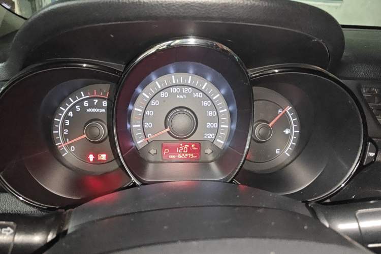 Used Kia K2 2012 Sedan 1.4L Automatic GLS Commemorative Edition