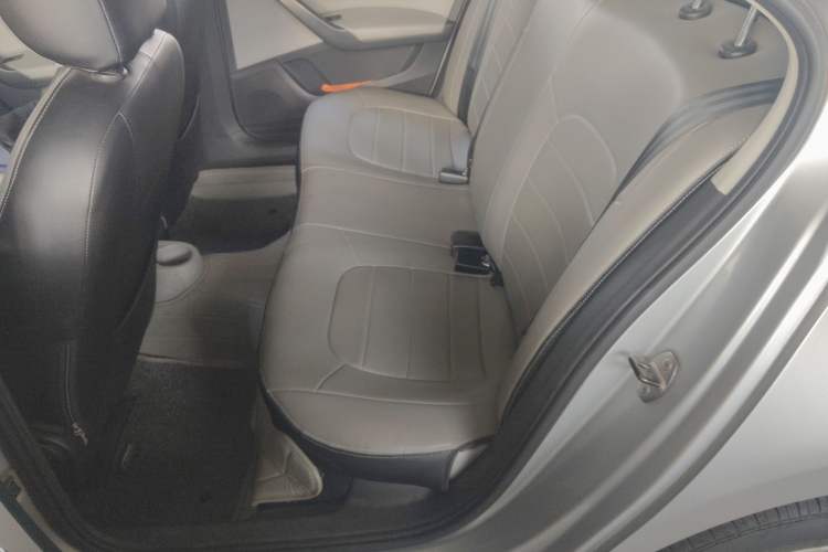 Used Skoda Rapid 2013 1.6L Manual Smart Selection Model