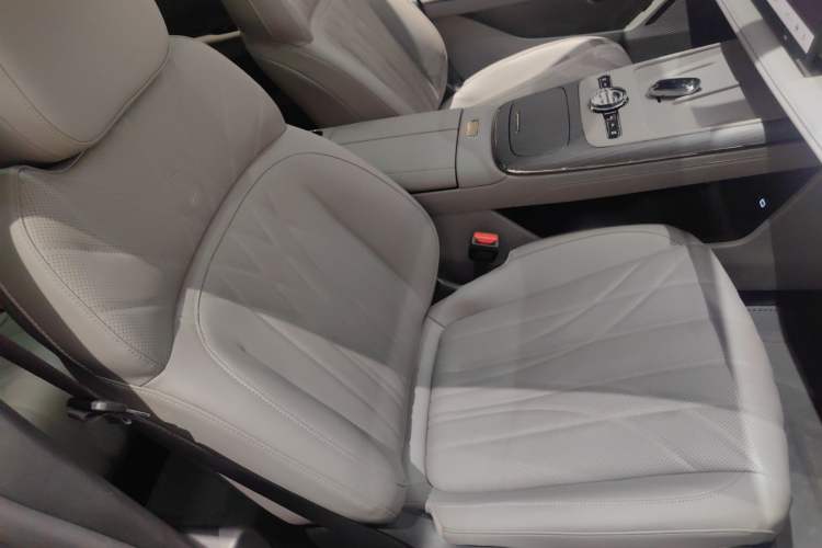 Used Geely Galaxy 8 2025 130km EM-i Deluxe Edition
