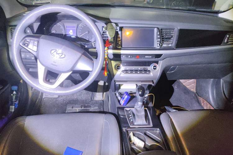 Used Hyundai Mistra 2017 1.8L Automatic Smart GLS China V Standard Center Console