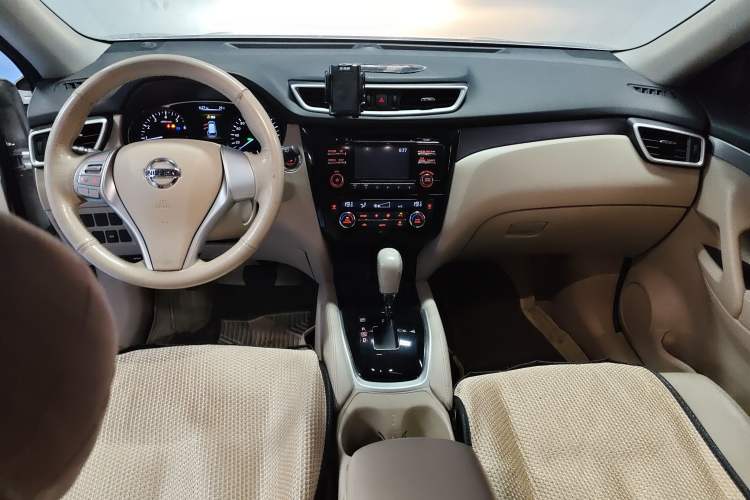 Used Nissan X-Trail 2015 2.0L CVT Comfort MAX Edition 2WD