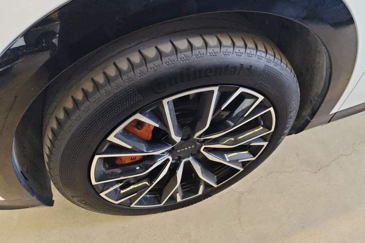 Used Zeekr 7X 2025 100 kWh Long-Range Rear-Wheel Drive with Intelligent Driving Features