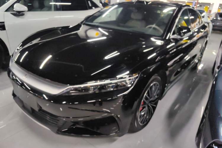 Used BYD Han 2025 EV Intelligent Driving Edition 701KM LiDAR Deluxe Model
