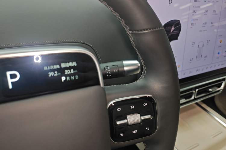 Used Li Auto L8 2023 Pro Model
