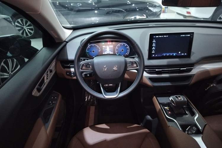 Used Hongqi E-QM5 2024 610 km PLUS
