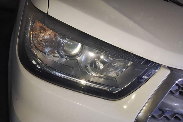 Used JAC Refine M4 2019 Joyful Series 2.0L Manual Comfort Model China VI Standard Right Front Headlight