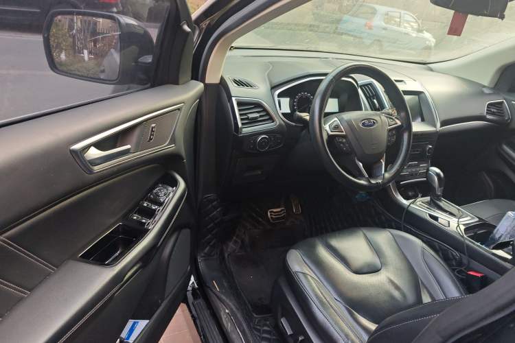 Used Ford Edge 2018 EcoBoost 245 Two-Wheel-Drive Titanium 7-Seater China V Standard
