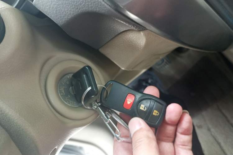 Used Nissan Livina 2010 Jingyue Edition 1.6L Manual All-Around Model