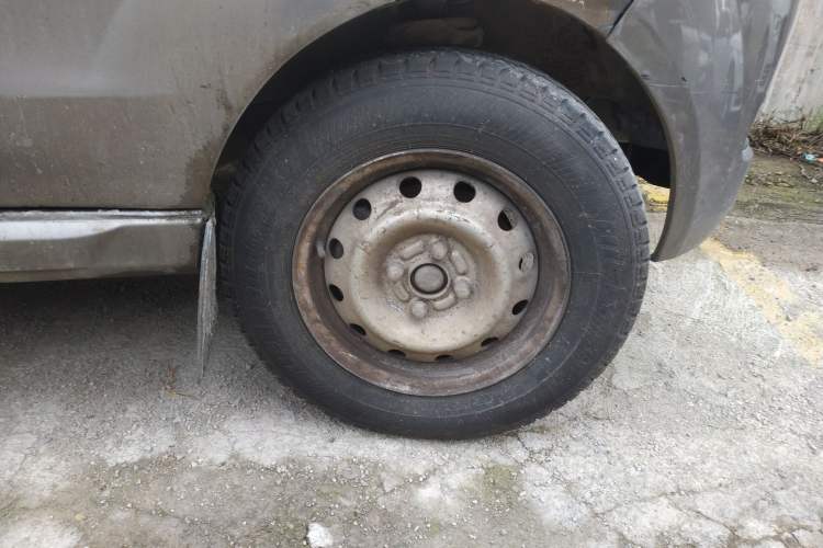 Used Jinbei New Hiace X30L 2019 1.5L Wealth Edition China VI SWC15M Right Front Wheel Hub