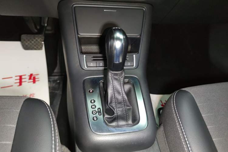 Used Volkswagen Tiguan L 2016 280TSI Automatic Two-Wheel-Drive Silk Road Style Edition
