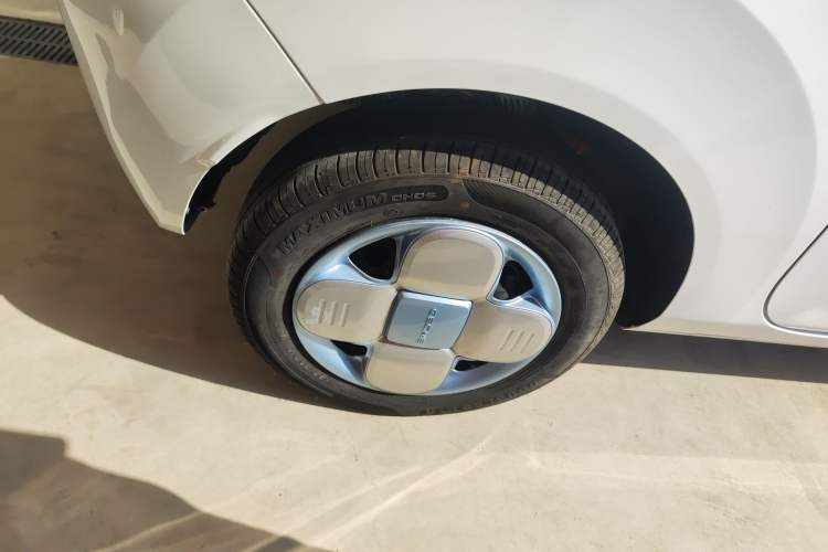 Used Geely Galaxy Panda 2024 Panda Mini 200km Endurance Bear Right Rear Wheel Hub