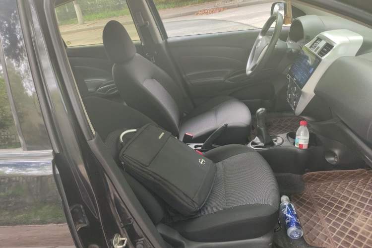 Used Nissan Sunny 2015 1.5XE Manual Comfort Edition Right Front Seat