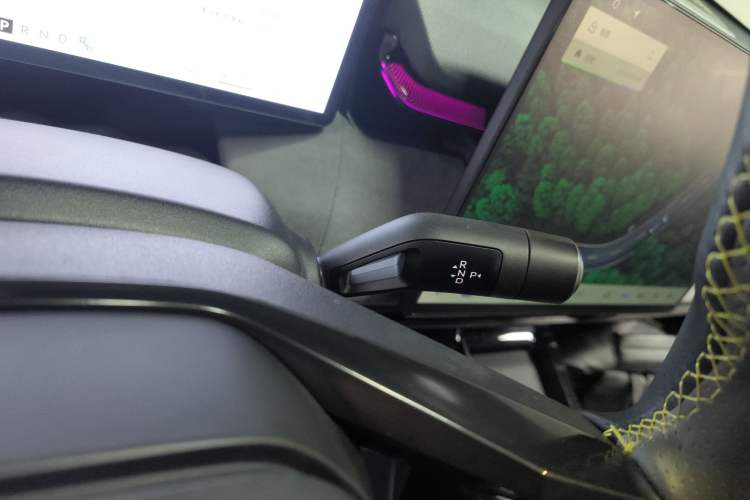 Used Lynk & Co 08 EM-P 2023 245km Ultra-Long Range Halo