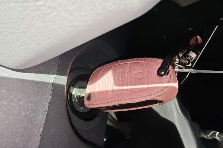 Used Chery QQ Ice Cream 2022 170km Sundae Phosphate Lithium-Ion