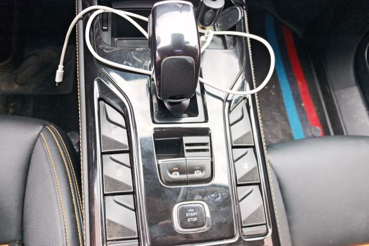 Used Bestune T77 2019 230 TID Automatic Prestige Version China V Emission Standard Gear Lever