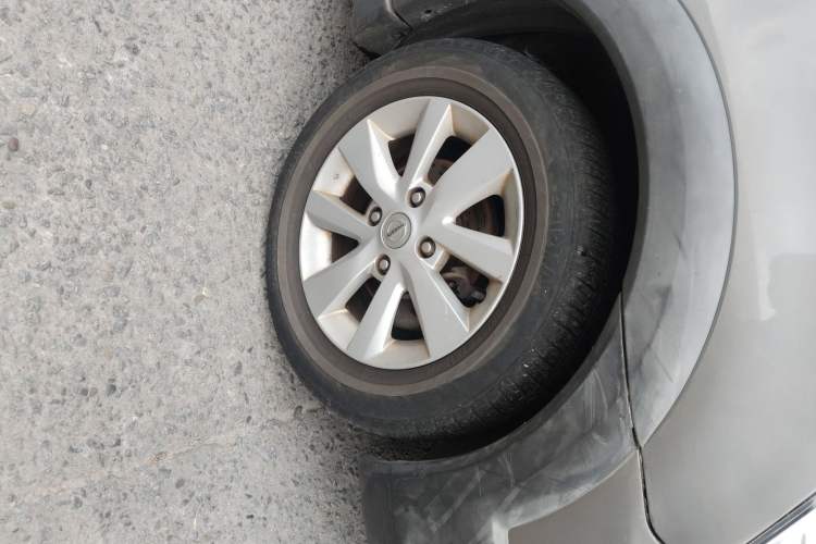 Used Nissan Livina 2013 Jinrui 1.6XL CVT Comfort Edition Right Front Wheel Hub