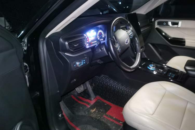 Used Ford Explorer 2020 EcoBoost 285 Rear-Drive Trend Edition 7-Seater Driver Seat