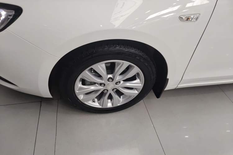 Used Buick GT 2021 Revised Version Flagship 1.5L Automatic Elite Edition Left Front Wheel Hub