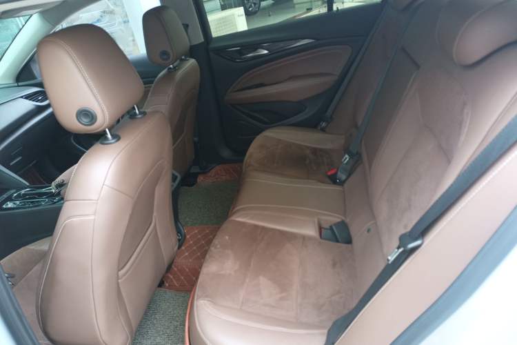 Used Buick Regal 2020 552T Luxury Version Left Rear Seat