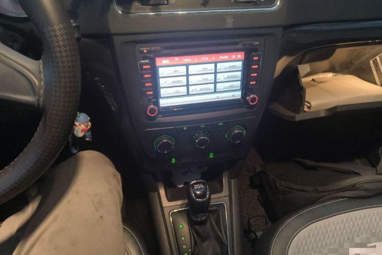 Used Skoda Yeti 2016 1.4TSI DSG Advanced Edition Audio And AC Panel