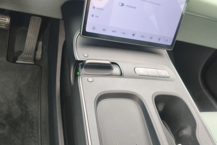 Used Nio ET5 2022 75 kWh Gear Lever