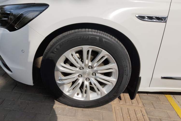 Used Buick LaCrosse 2018 20T Luxury Model