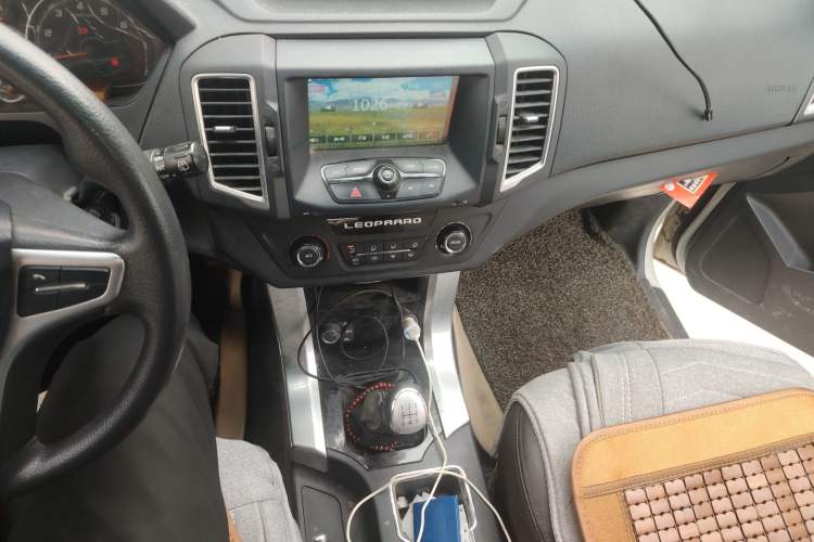 Used Leopaard Q6 2015 2.4L Manual 4x4 Excellence Edition
