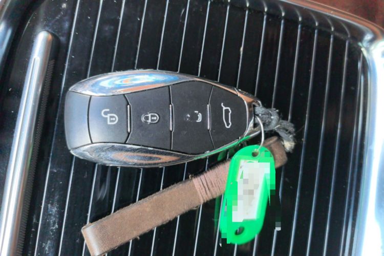 Used Hongqi HQ9 2023 2.0T Smart Connect Flagship Edition Vehicle Key