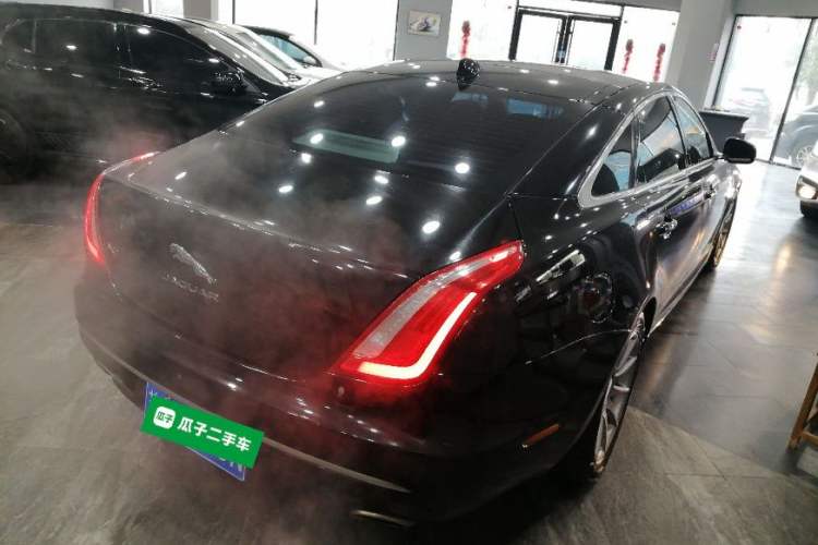Used Jaguar XJ 2016 XJL 2.0T Two-Wheel-Drive Elegant Business Edition
