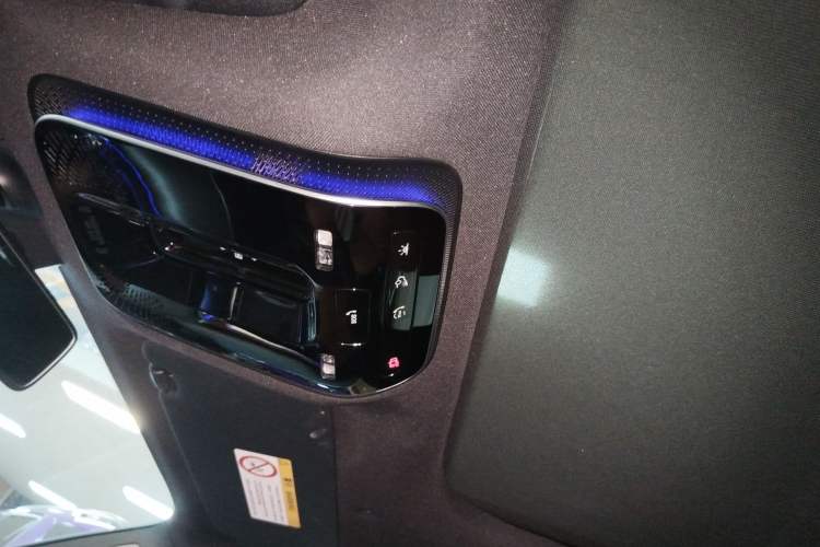 Used Mercedes-Benz GLC 2024 Facelifted GLC 260 L 4MATIC Luxury Version 5 Seats