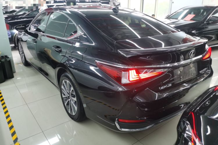 Used Lexus ES 2022 300h Excellence Edition