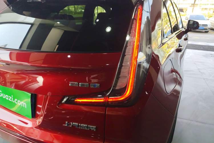 Used Cadillac XT4 2022 28T Four-Wheel Drive Platinum Edition