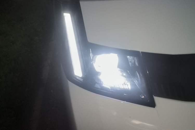 Used Farizon Xingxiang V 2025 Star Enjoy V7E Smart Wealth Edition Ningde 50.2 kWh Right Front Headlight