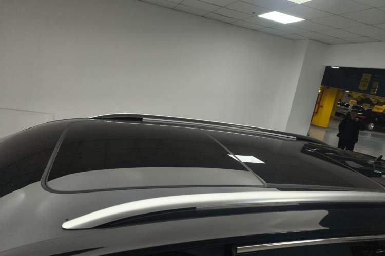 Used Volkswagen Tiguan L 2021 330TSI Automatic Two-Wheel Drive R-Line Enhanced Edition Roof