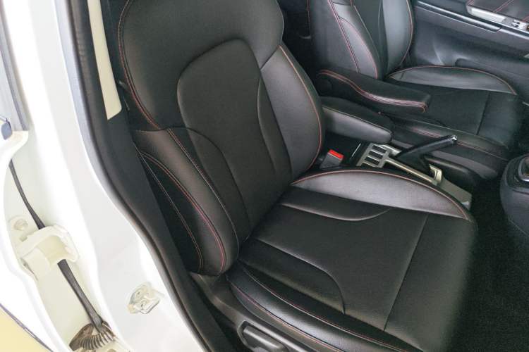 Used Haval H6 2016 Upgraded Model 1.5T Manual Two-Wheel Drive Elite Version Right Front Seat