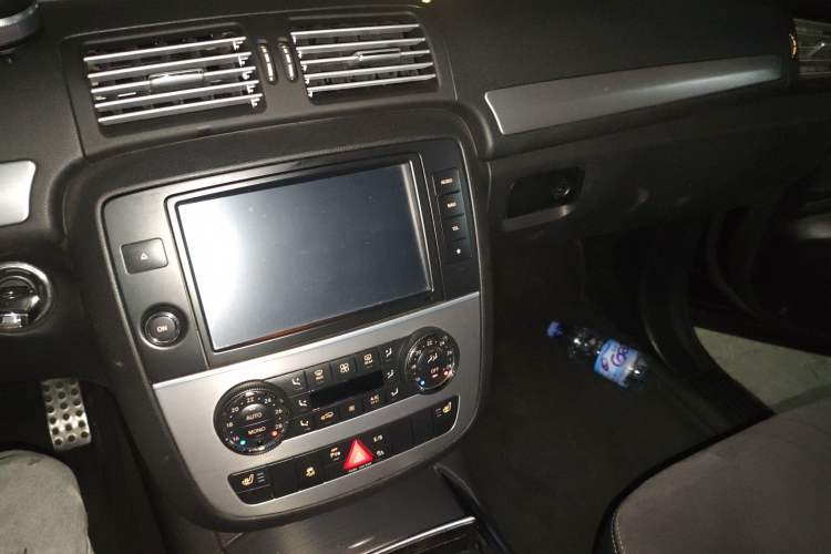 Used Mercedes-Benz R-Class 2014 R 320 4MATIC Business Model