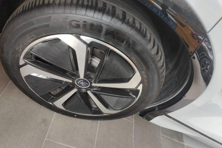 Used BYD Song L EV 2025 Intelligent Driving Version 662 km LiDAR Excellence Edition Exterior 5