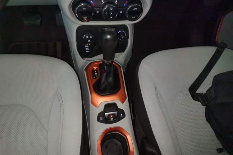 Used Jeep Renegade 2017 180TS Automatic Four-Wheel Drive Superior Edition