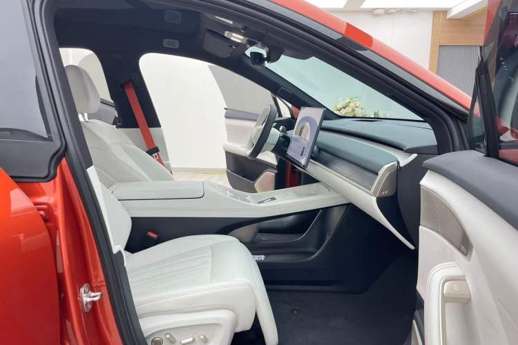 Used ONVO L60 2024 60 kWh Rear-Drive Version