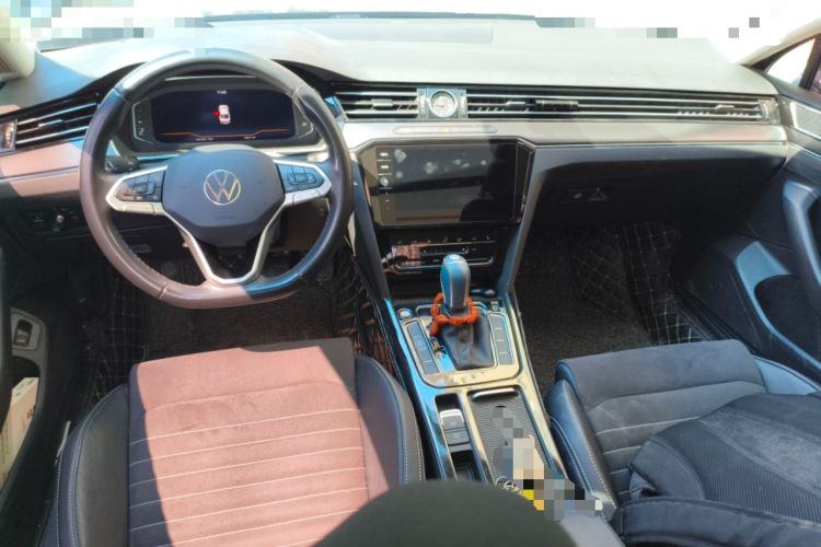 Used Volkswagen Magotan 2021 330TSI DSG 30th Anniversary Edition Center Console