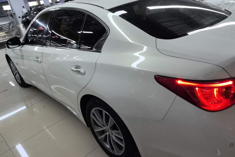 Used Infiniti Q50 2014 2.0T Luxury Edition
