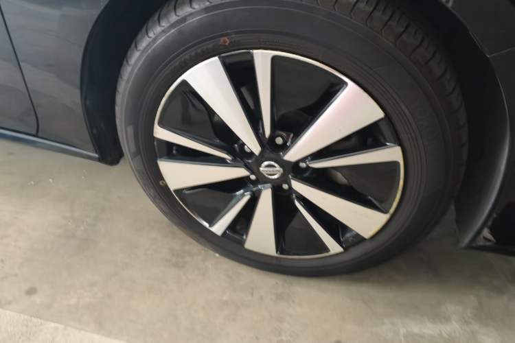 Used Nissan Teana 2021 2.0L XL Comfort Edition Right Front Wheel Hub