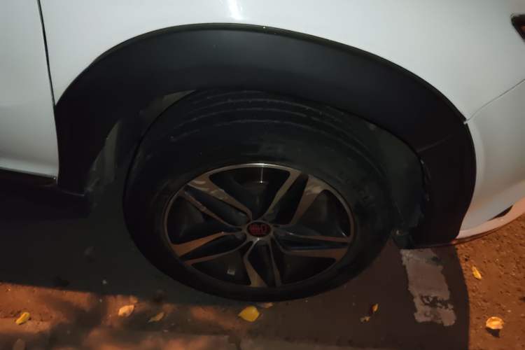 Used BYD Tang New Energy 2015 2.0T Four-Wheel-Drive Flagship Model